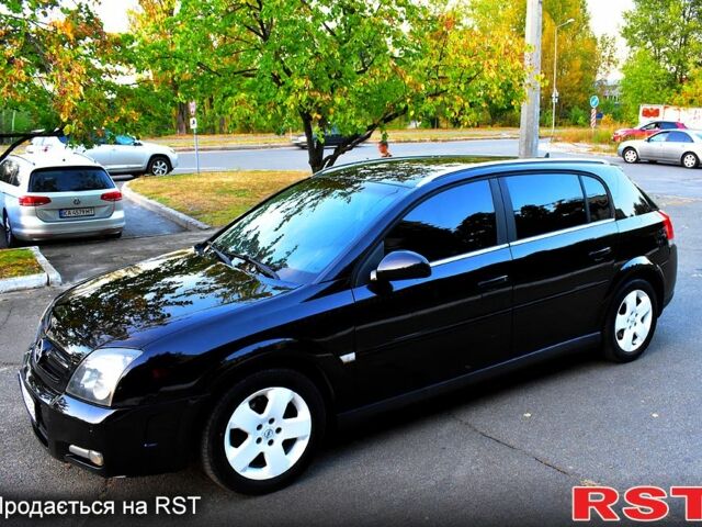 Черный Опель Сигнум, объемом двигателя 2.2 л и пробегом 231 тыс. км за 3800 $, фото 2 на Automoto.ua