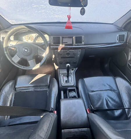 Черный Опель Сигнум, объемом двигателя 3 л и пробегом 301 тыс. км за 3000 $, фото 7 на Automoto.ua