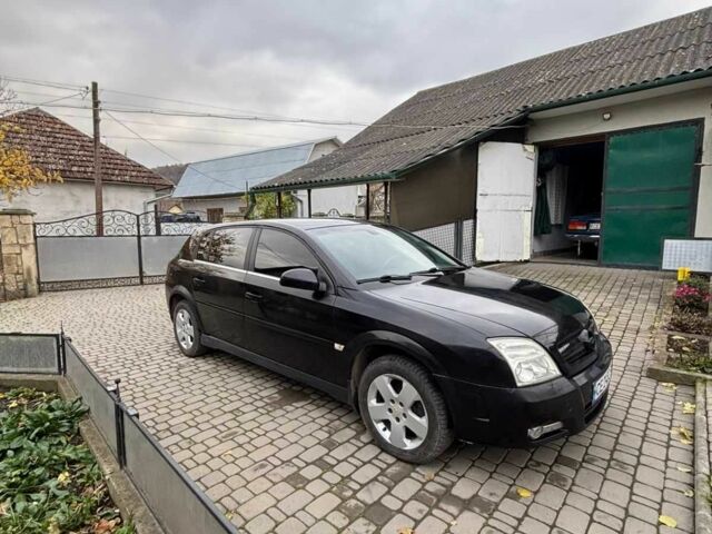 Черный Опель Сигнум, объемом двигателя 3 л и пробегом 290 тыс. км за 3850 $, фото 1 на Automoto.ua