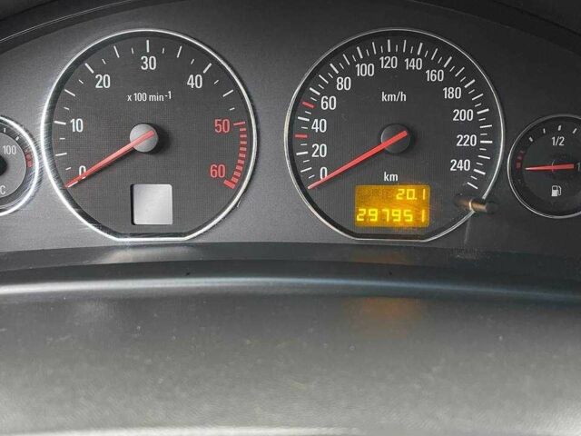 Черный Опель Сигнум, объемом двигателя 2.2 л и пробегом 297 тыс. км за 4600 $, фото 7 на Automoto.ua