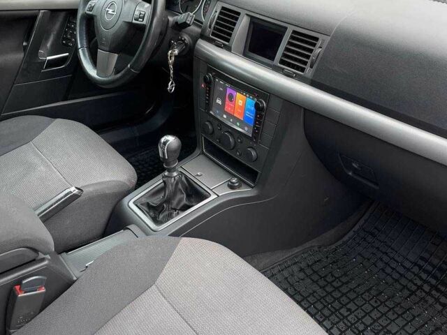 Черный Опель Сигнум, объемом двигателя 2.2 л и пробегом 297 тыс. км за 4600 $, фото 9 на Automoto.ua