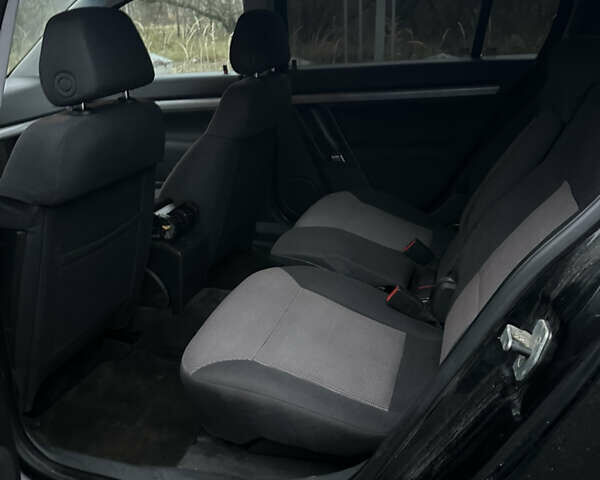 Черный Опель Сигнум, объемом двигателя 2.2 л и пробегом 400 тыс. км за 3690 $, фото 14 на Automoto.ua