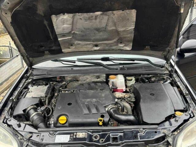 Черный Опель Сигнум, объемом двигателя 3 л и пробегом 290 тыс. км за 3850 $, фото 14 на Automoto.ua