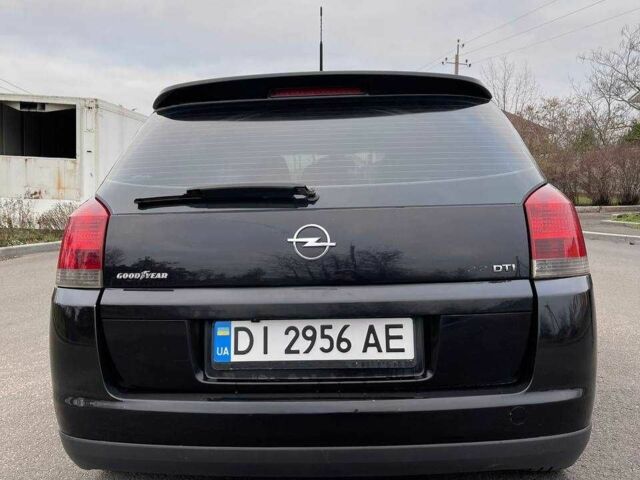 Черный Опель Сигнум, объемом двигателя 2.2 л и пробегом 297 тыс. км за 4600 $, фото 3 на Automoto.ua