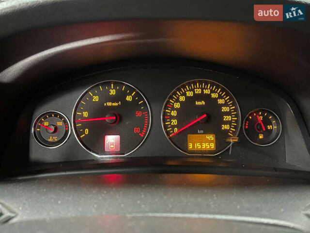 Чорний Опель Сігнум, об'ємом двигуна 3 л та пробігом 315 тис. км за 5000 $, фото 14 на Automoto.ua