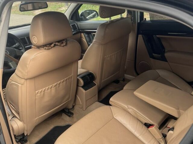 Черный Опель Сигнум, объемом двигателя 3 л и пробегом 230 тыс. км за 4500 $, фото 1 на Automoto.ua