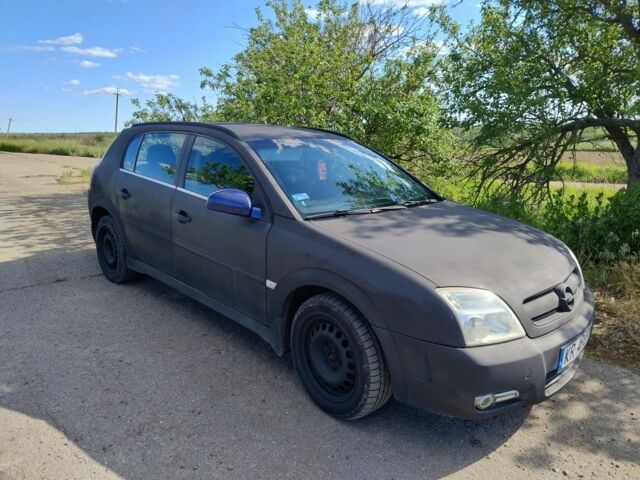 Черный Опель Сигнум, объемом двигателя 1.9 л и пробегом 210 тыс. км за 1600 $, фото 1 на Automoto.ua