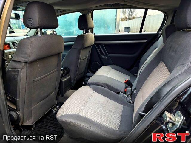 Чорний Опель Сігнум, об'ємом двигуна 2 л та пробігом 360 тис. км за 2999 $, фото 9 на Automoto.ua