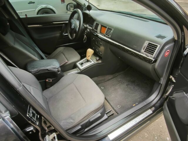 Черный Опель Сигнум, объемом двигателя 2.2 л и пробегом 280 тыс. км за 3016 $, фото 9 на Automoto.ua