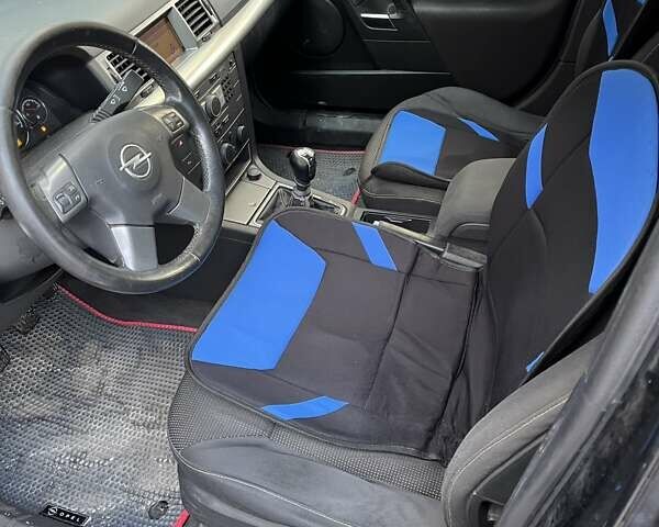 Черный Опель Сигнум, объемом двигателя 1.91 л и пробегом 300 тыс. км за 3800 $, фото 5 на Automoto.ua