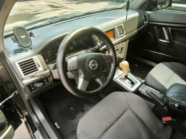 Черный Опель Сигнум, объемом двигателя 2.2 л и пробегом 280 тыс. км за 3016 $, фото 17 на Automoto.ua