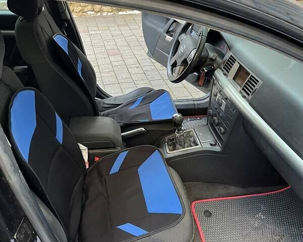 Черный Опель Сигнум, объемом двигателя 1.91 л и пробегом 300 тыс. км за 3800 $, фото 18 на Automoto.ua