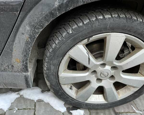 Черный Опель Сигнум, объемом двигателя 1.91 л и пробегом 300 тыс. км за 3800 $, фото 13 на Automoto.ua