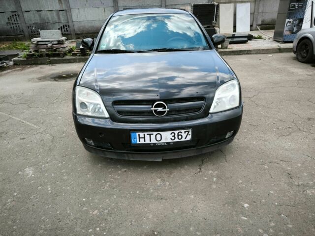 Черный Опель Сигнум, объемом двигателя 2.2 л и пробегом 280 тыс. км за 3016 $, фото 1 на Automoto.ua