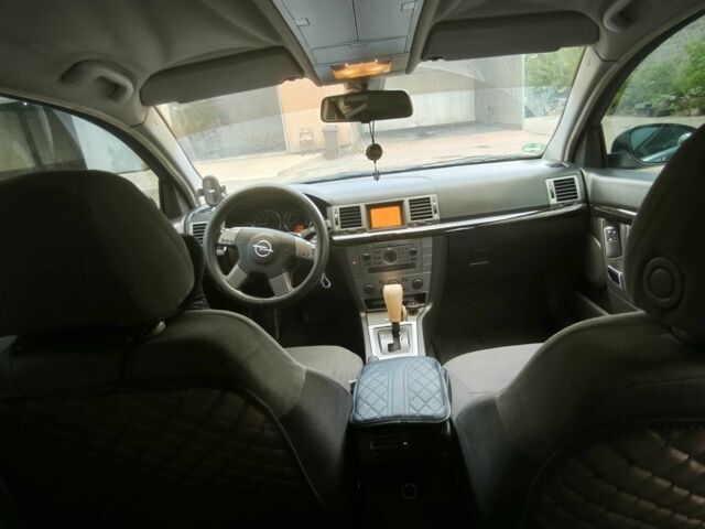 Черный Опель Сигнум, объемом двигателя 2.2 л и пробегом 280 тыс. км за 3016 $, фото 12 на Automoto.ua