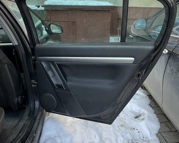 Черный Опель Сигнум, объемом двигателя 1.91 л и пробегом 300 тыс. км за 3800 $, фото 21 на Automoto.ua