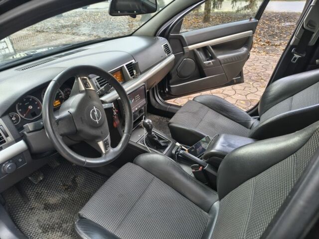 Чорний Опель Сігнум, об'ємом двигуна 1.9 л та пробігом 313 тис. км за 4700 $, фото 4 на Automoto.ua