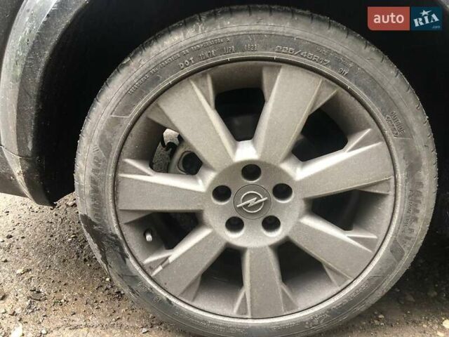 Черный Опель Сигнум, объемом двигателя 1.9 л и пробегом 283 тыс. км за 4500 $, фото 24 на Automoto.ua