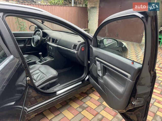 Черный Опель Сигнум, объемом двигателя 1.91 л и пробегом 181 тыс. км за 5700 $, фото 7 на Automoto.ua