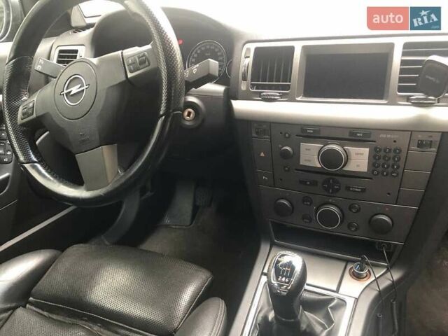Черный Опель Сигнум, объемом двигателя 1.91 л и пробегом 283 тыс. км за 4500 $, фото 21 на Automoto.ua