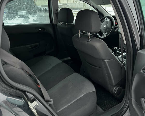 Чорний Опель Сігнум, об'ємом двигуна 1.6 л та пробігом 220 тис. км за 4650 $, фото 4 на Automoto.ua