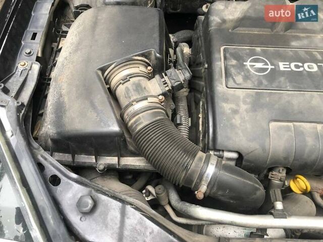 Черный Опель Сигнум, объемом двигателя 1.9 л и пробегом 283 тыс. км за 4500 $, фото 27 на Automoto.ua