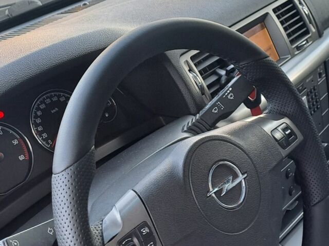 Черный Опель Сигнум, объемом двигателя 1.9 л и пробегом 330 тыс. км за 6500 $, фото 1 на Automoto.ua