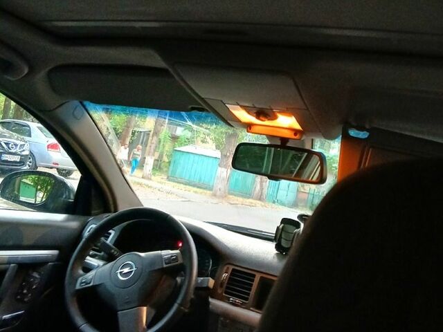 Черный Опель Сигнум, объемом двигателя 3 л и пробегом 245 тыс. км за 5000 $, фото 3 на Automoto.ua