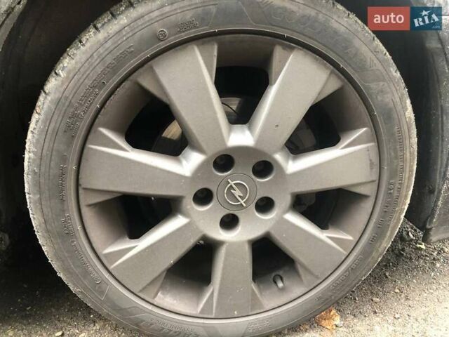 Черный Опель Сигнум, объемом двигателя 1.9 л и пробегом 283 тыс. км за 4500 $, фото 25 на Automoto.ua