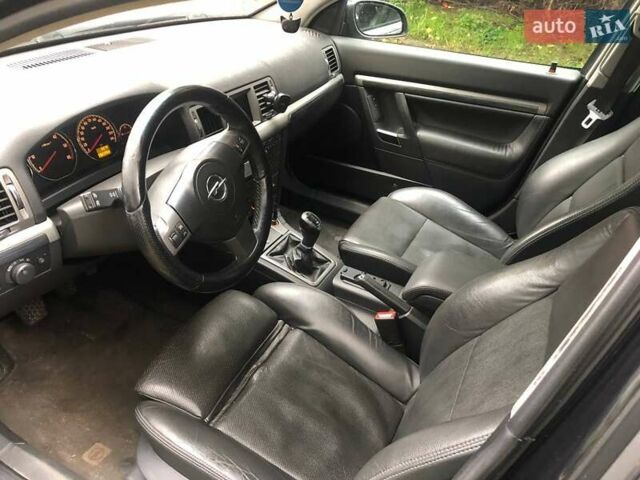 Черный Опель Сигнум, объемом двигателя 1.91 л и пробегом 283 тыс. км за 4500 $, фото 6 на Automoto.ua