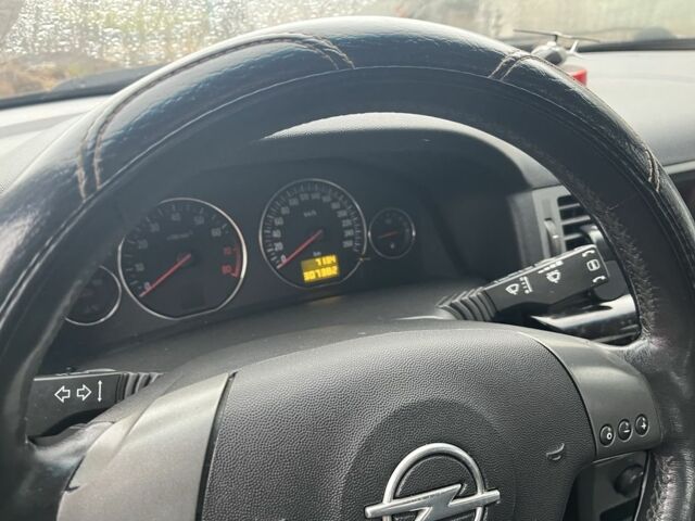 Черный Опель Сигнум, объемом двигателя 2.2 л и пробегом 307 тыс. км за 3800 $, фото 6 на Automoto.ua