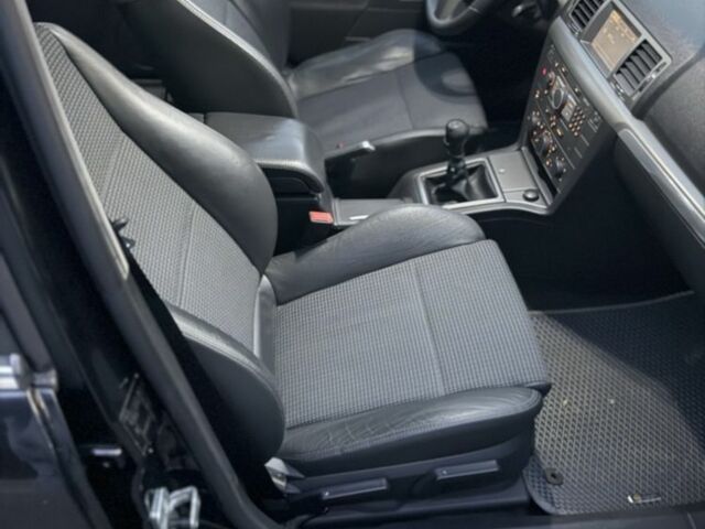 Чорний Опель Сігнум, об'ємом двигуна 1.9 л та пробігом 290 тис. км за 6500 $, фото 3 на Automoto.ua