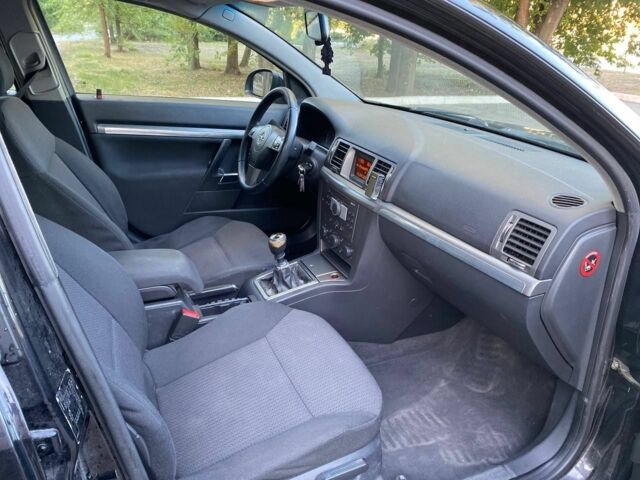 Черный Опель Сигнум, объемом двигателя 1.9 л и пробегом 180 тыс. км за 2100 $, фото 7 на Automoto.ua