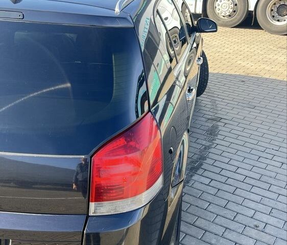 Чорний Опель Сігнум, об'ємом двигуна 3 л та пробігом 275 тис. км за 6400 $, фото 1 на Automoto.ua