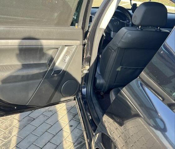 Чорний Опель Сігнум, об'ємом двигуна 3 л та пробігом 275 тис. км за 6400 $, фото 8 на Automoto.ua