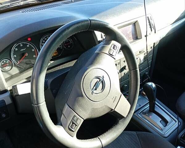 Красный Опель Сигнум, объемом двигателя 1.91 л и пробегом 178 тыс. км за 6500 $, фото 10 на Automoto.ua