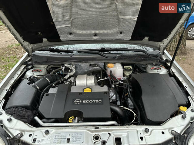 Опель Сігнум, об'ємом двигуна 2.2 л та пробігом 287 тис. км за 4100 $, фото 14 на Automoto.ua