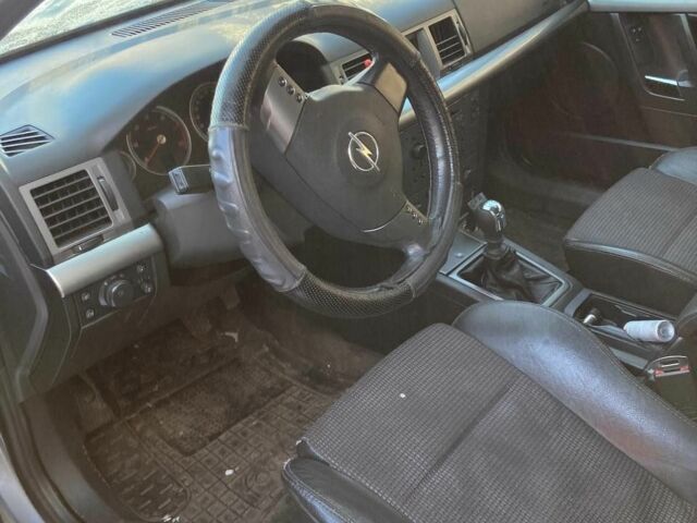 Серый Опель Сигнум, объемом двигателя 2.2 л и пробегом 300 тыс. км за 2150 $, фото 9 на Automoto.ua