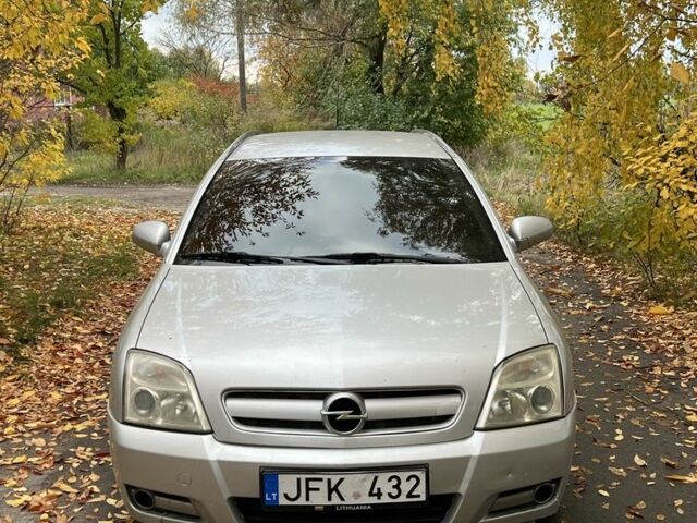 Серый Опель Сигнум, объемом двигателя 2.2 л и пробегом 200 тыс. км за 1800 $, фото 1 на Automoto.ua