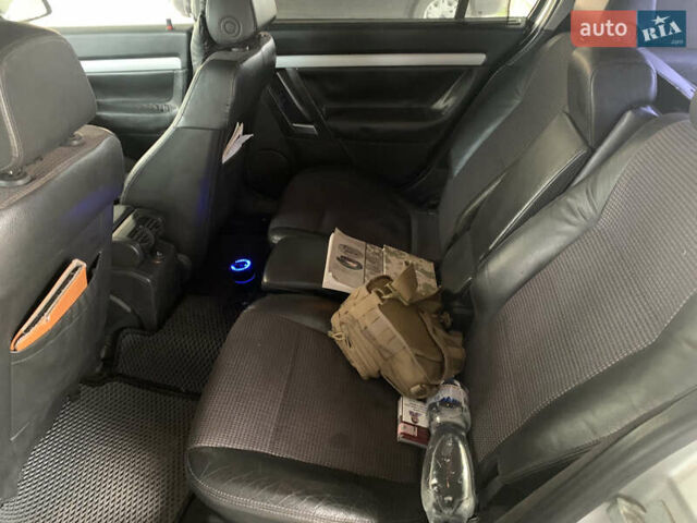 Серый Опель Сигнум, объемом двигателя 2.2 л и пробегом 420 тыс. км за 3500 $, фото 6 на Automoto.ua