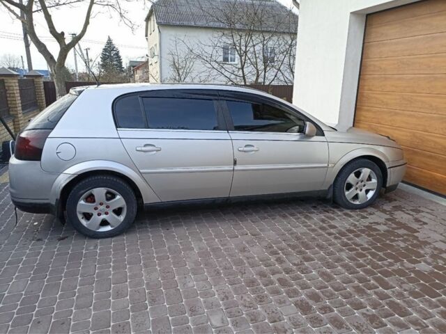 Серый Опель Сигнум, объемом двигателя 2.2 л и пробегом 1000 тыс. км за 2400 $, фото 4 на Automoto.ua