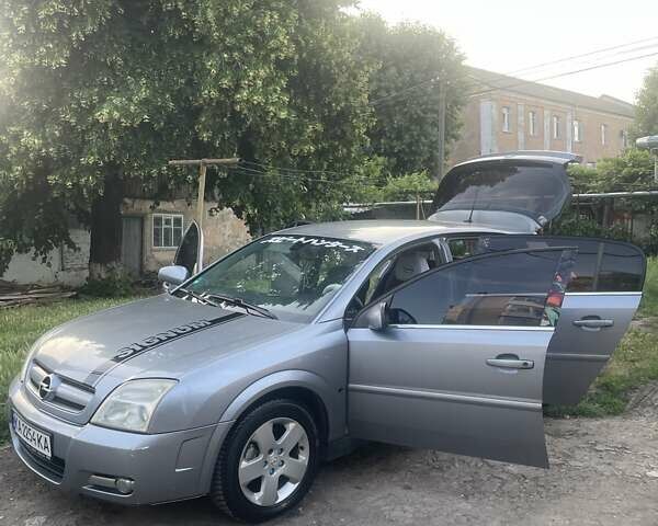 Серый Опель Сигнум, объемом двигателя 2.2 л и пробегом 380 тыс. км за 3700 $, фото 2 на Automoto.ua