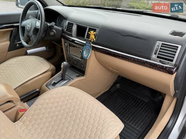 Сірий Опель Сігнум, об'ємом двигуна 2.96 л та пробігом 329 тис. км за 3300 $, фото 43 на Automoto.ua