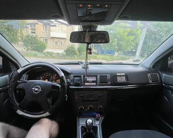 Серый Опель Сигнум, объемом двигателя 2.2 л и пробегом 380 тыс. км за 3700 $, фото 9 на Automoto.ua