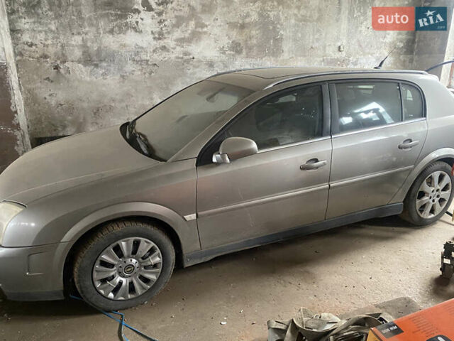 Серый Опель Сигнум, объемом двигателя 2.96 л и пробегом 220 тыс. км за 2500 $, фото 2 на Automoto.ua