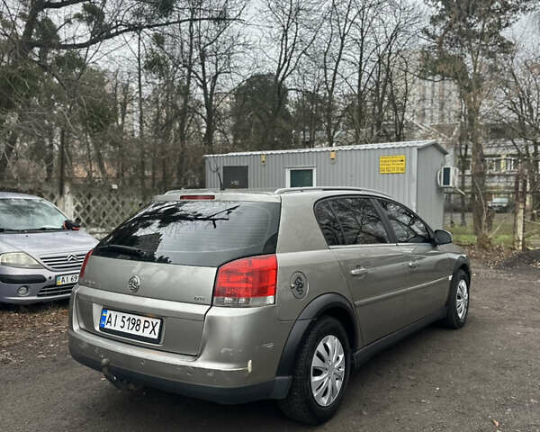 Серый Опель Сигнум, объемом двигателя 2.17 л и пробегом 360 тыс. км за 4250 $, фото 3 на Automoto.ua