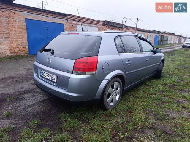 Серый Опель Сигнум, объемом двигателя 2.17 л и пробегом 326 тыс. км за 3600 $, фото 5 на Automoto.ua