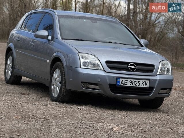 Сірий Опель Сігнум, об'ємом двигуна 2.2 л та пробігом 307 тис. км за 3300 $, фото 3 на Automoto.ua