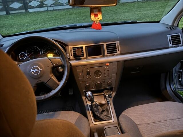 Серый Опель Сигнум, объемом двигателя 1.8 л и пробегом 200 тыс. км за 5000 $, фото 6 на Automoto.ua