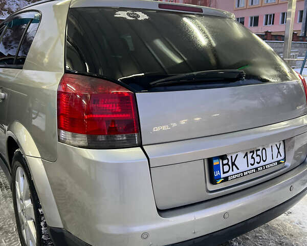 Серый Опель Сигнум, объемом двигателя 2.2 л и пробегом 240 тыс. км за 3700 $, фото 9 на Automoto.ua